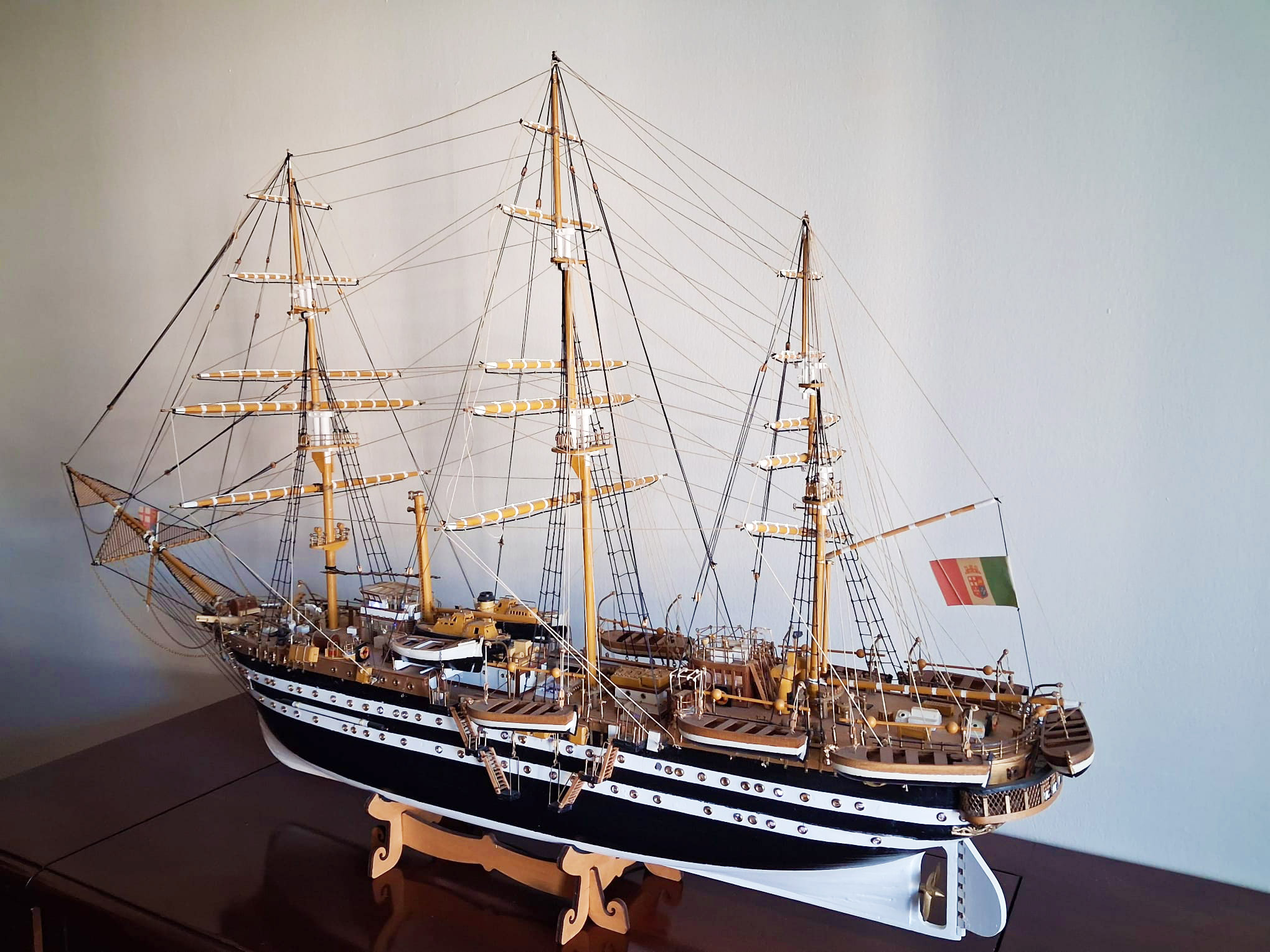 Veliero in legno Amerigo Vespucci (con luci a led) - immagine 5