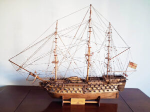 Veliero in legno HMS Victory, celebre della storia navale britannica